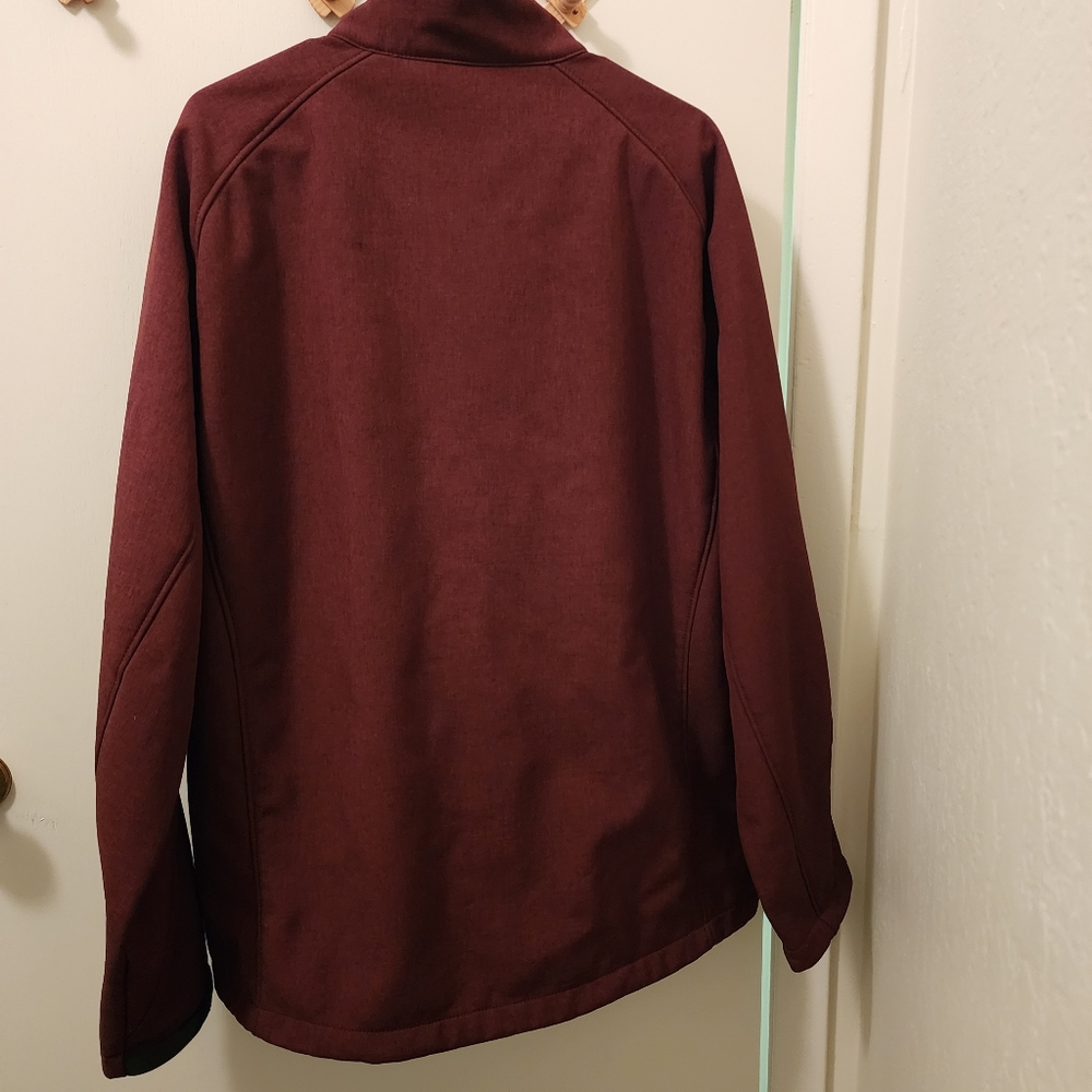 Kirkland Mens burgundy XXL soft shell jacket. Used good - Picture 5 of 7
